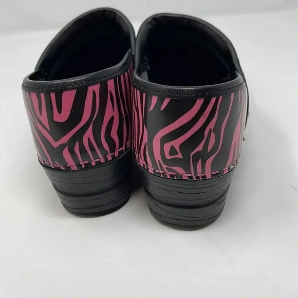 Sanita Breast Cancer Zebra pink Professional Clogs - Picture 4 of 10